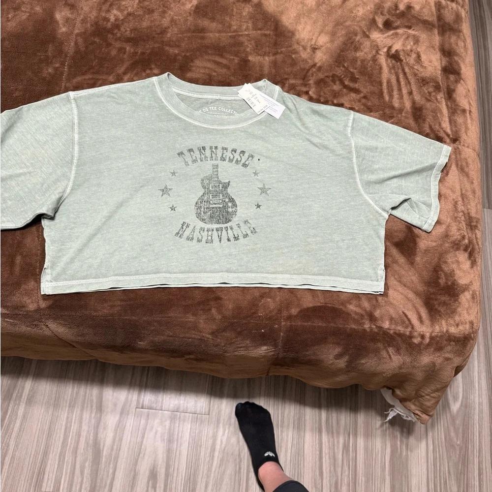 NWT woman’s size medium oversized Aeropostale cropped tshirt - Picture 6 of 9